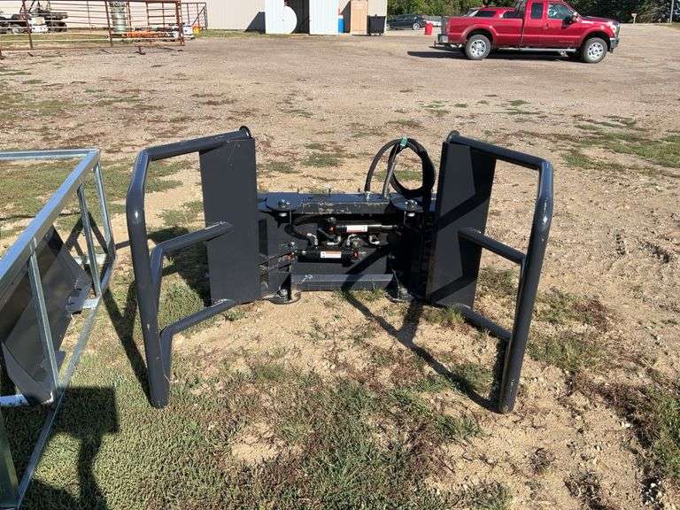 New/Unused Wolverine Hydraulic Hay Bale Squeeze Clamp, Universal Skid Loade