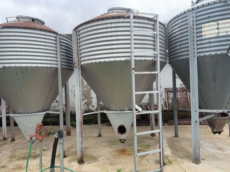 Single Ring Bulk Bin with 4" Unload Auger with 3/4Hp Electric Motor (Buyer