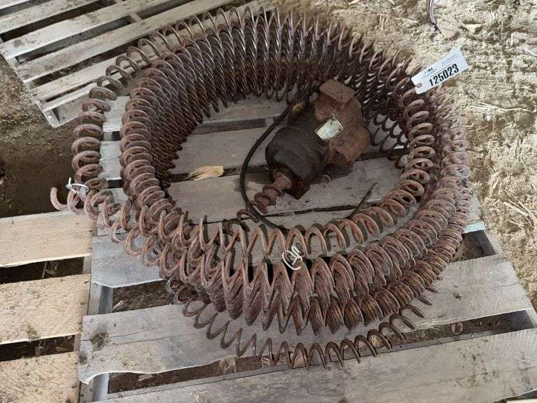 3" Flex Flighting Auger with 1Hp Electric Motor (located hoop building)