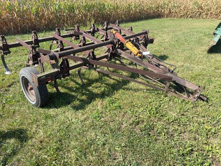 Glenco 10' Pull Type Field Cultivator