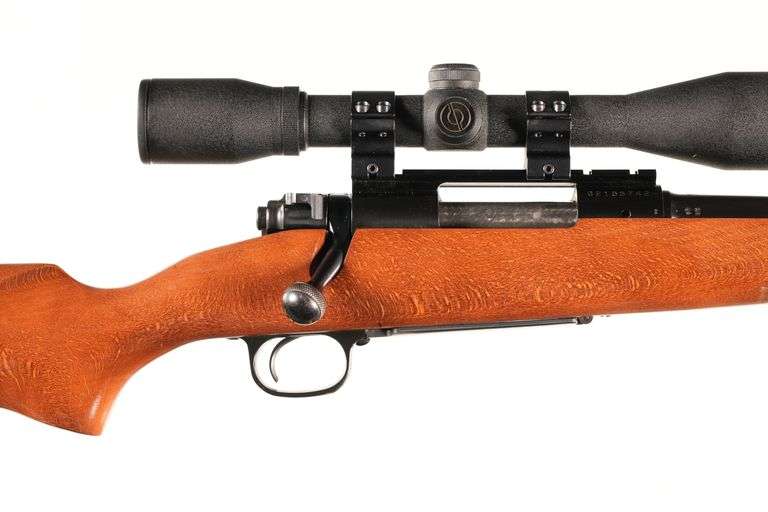 Winchester MODEL 70 Bolt Rifle .223 Rem
