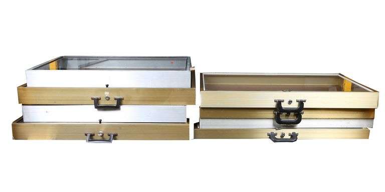 8 Glass Firearm Showcases