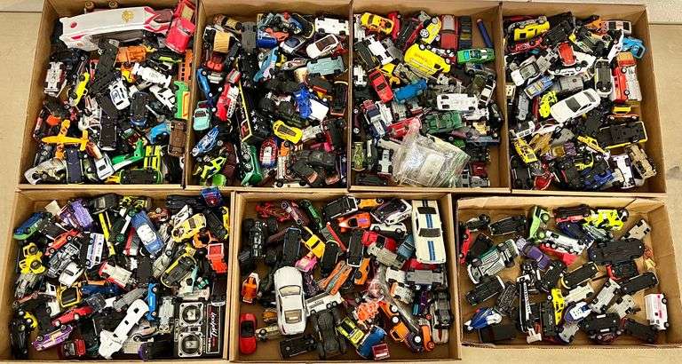 Huge Lot of Loose Cars 1/64