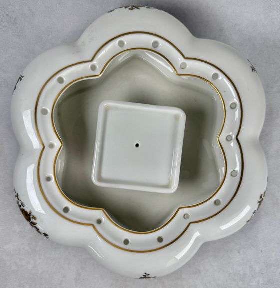 Vintage Hutschenreuther Kunstabteilung Selb Germany K. Tutter Porcelain Boy Cherub Gold Ball Bowl