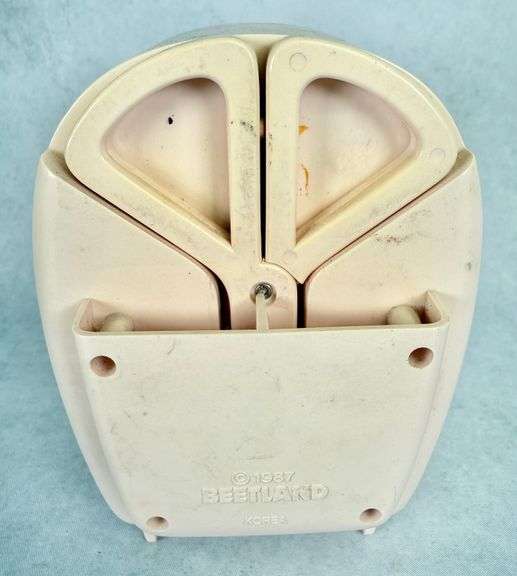 Beetland USA Plastic American Freezer Li'l Fridge with Contents