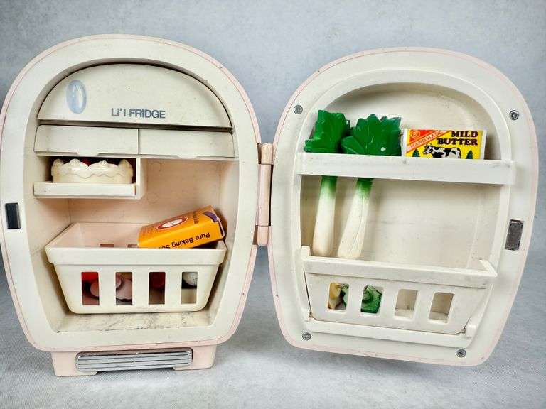 Beetland USA Plastic American Freezer Li'l Fridge with Contents