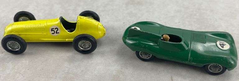 Vintage Car Carrying Case & 34 Lesney Cars