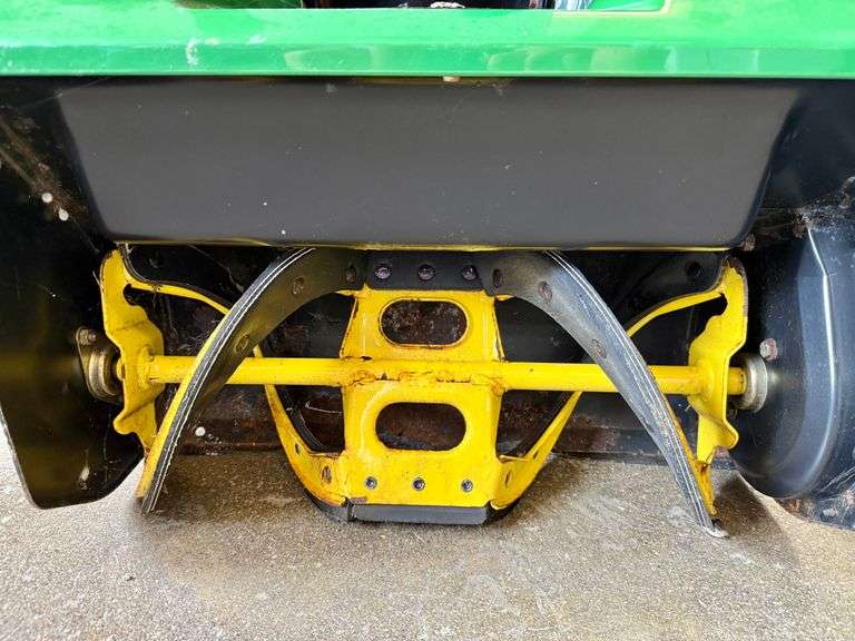 John Deere TRS 21 Snow Blower