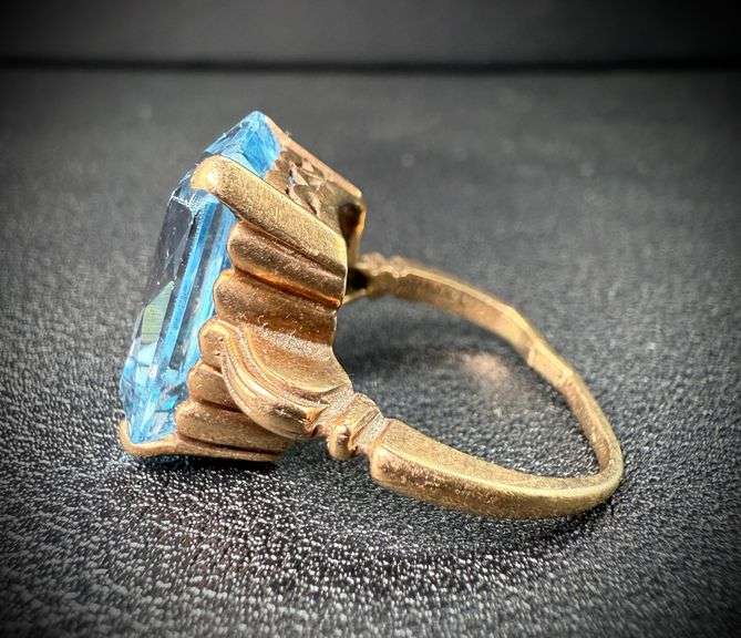 Yellow Gold Filigree & Large Blue Stone Ring