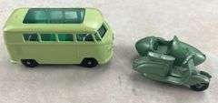 Vintage Car Carrying Case & 34 Lesney Cars