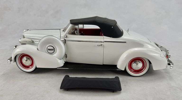1958 Buick Century Convertible Coupe Signature Series Diecast 1:18