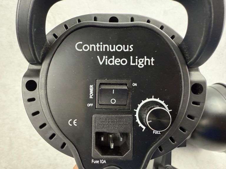 (2) Continuous Video Lights LTBL500.95