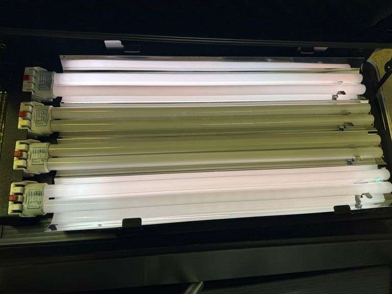 Kino Flo Diva Lite 401 DIV-401 w/ Case & Extra Bulbs