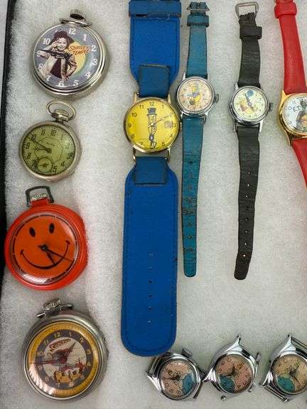 (19) Vintage Watches Disney, Big Boy, ET, Superman, Advertising