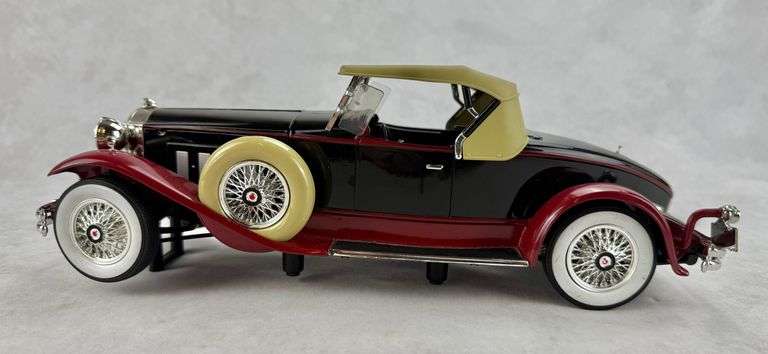 1930 Packard Boattail Speedster Signature Diecast 1:18