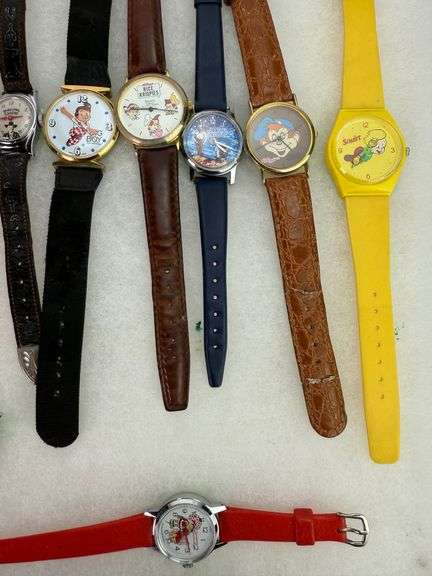 (19) Vintage Watches Disney, Big Boy, ET, Superman, Advertising