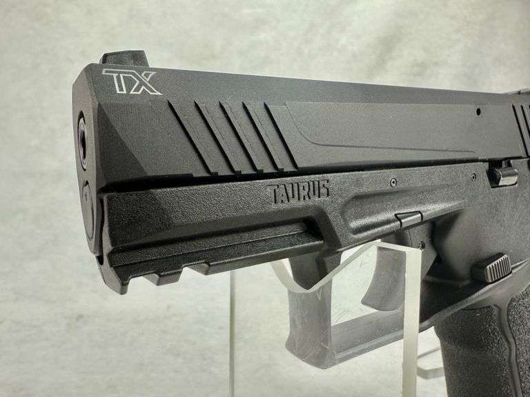 Taurus TX22 22LR Semi Auto Pistol w/ Case