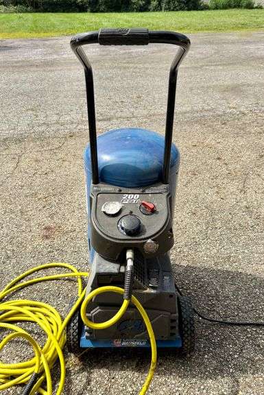 Campbell Hausfeld 200 PSI 15 Gallon Air Compressor HJ300100