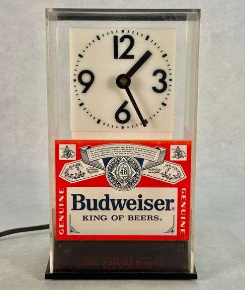Vintage Budweiser King of Beers Lighted Clock Works