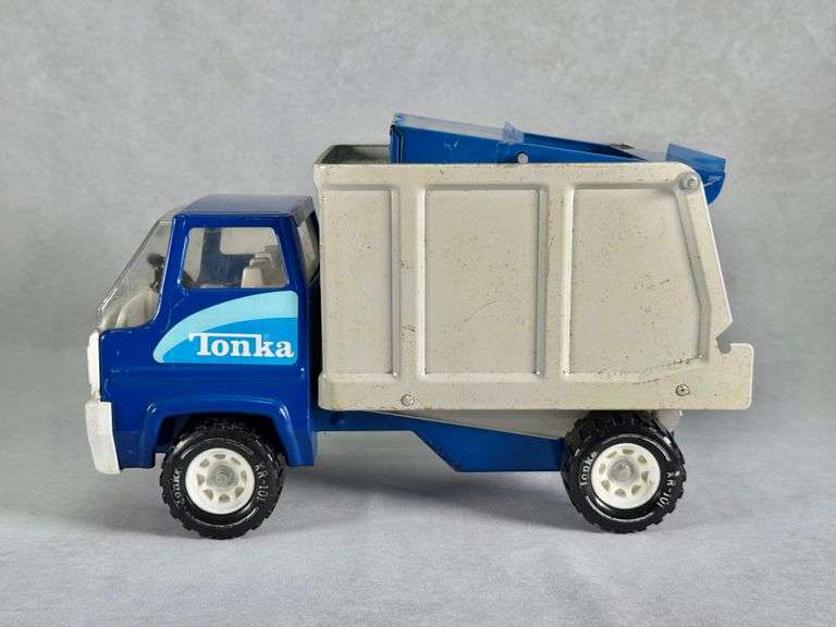 Vintage Tonka Sanitation Garbage Truck 10322