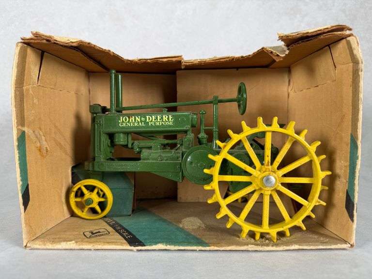 Ertl 1934 John Deere Model A Tractor 1/16 Scale Diecast #538DO