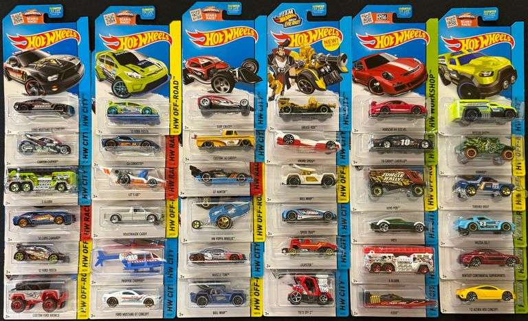 (36) Hot Wheels Mixed Series, Porsche 911 GT3 RS, Subaru BRAT, Mazda RX-7, Bentley Continental