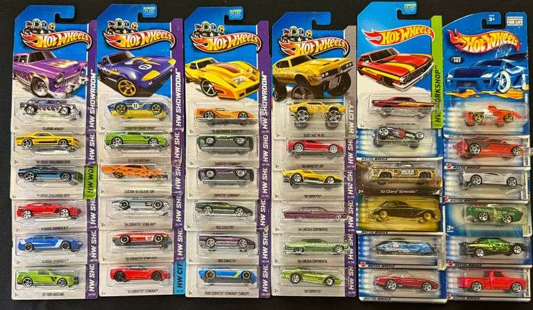 (36) Hot Wheels HW Showroom, Corvette Stingray, Corvette Grand Sport, Dodge Charger, Challenger