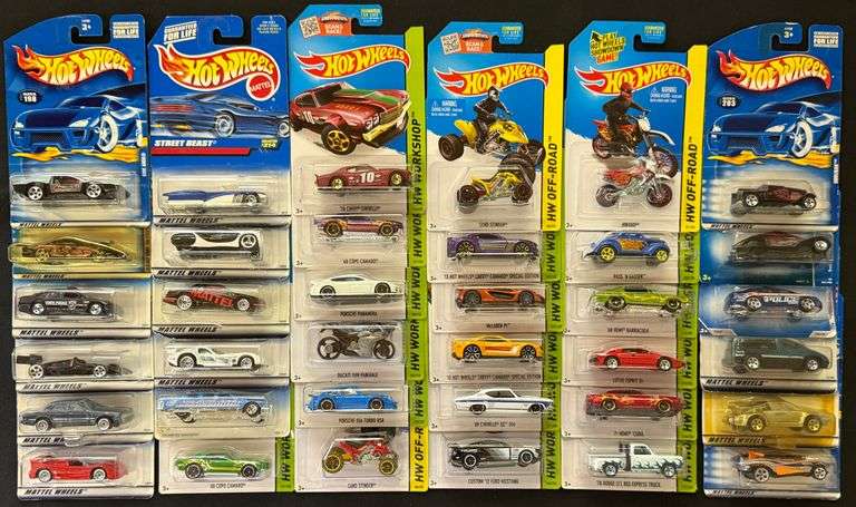 (36) Hot Wheels Chevelle SS, Copo Camaro, Porsche 934/Panamera, McLaren P1, Hemi Barracuda