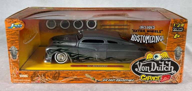 Jada Toys Von Dutch Garage '51 Mercury, Kustomizing Extra Wheels, 1:24 Diecast