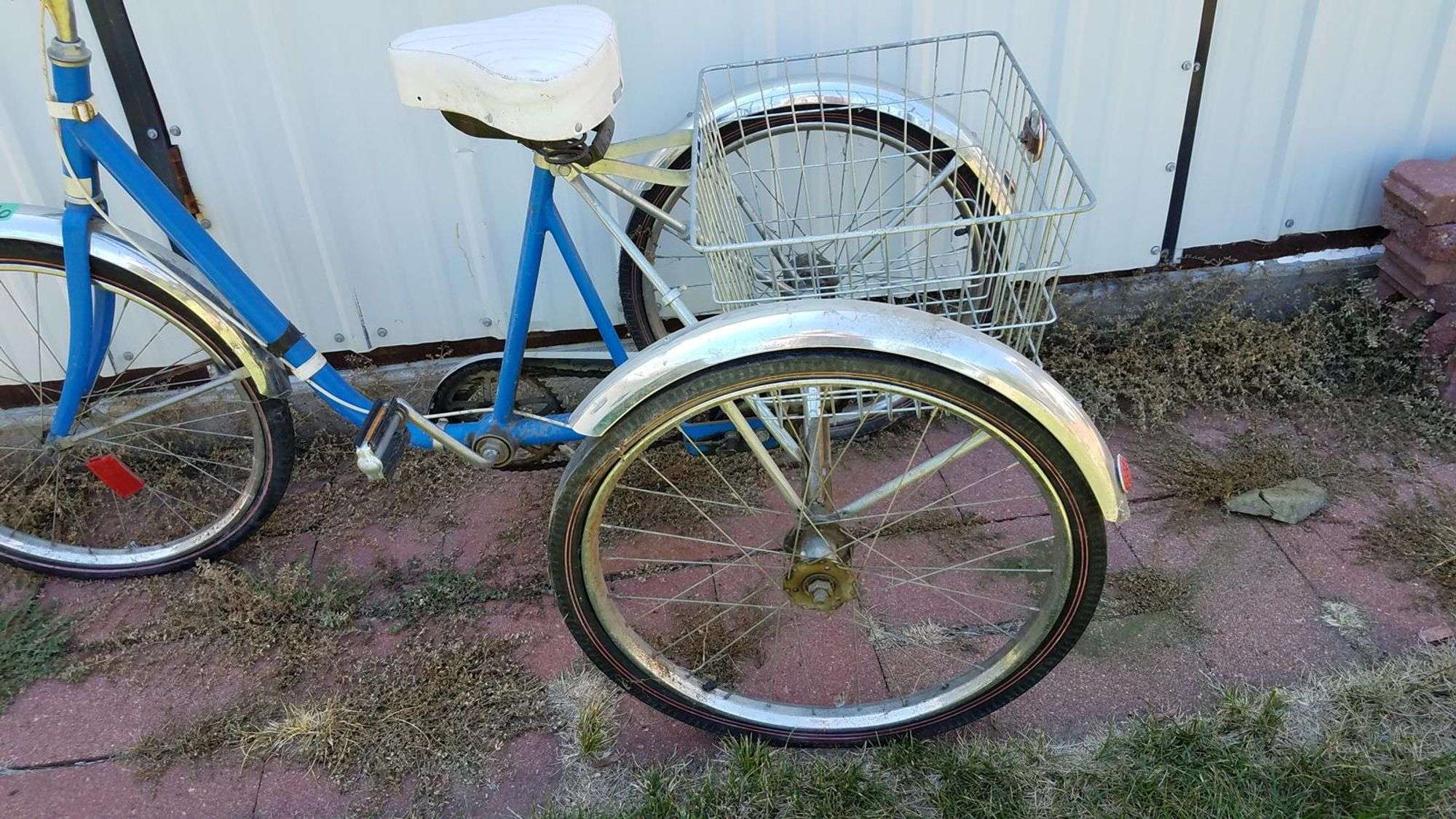 3 Wheel Bike - Adam Marshall Land & Auction, LLC