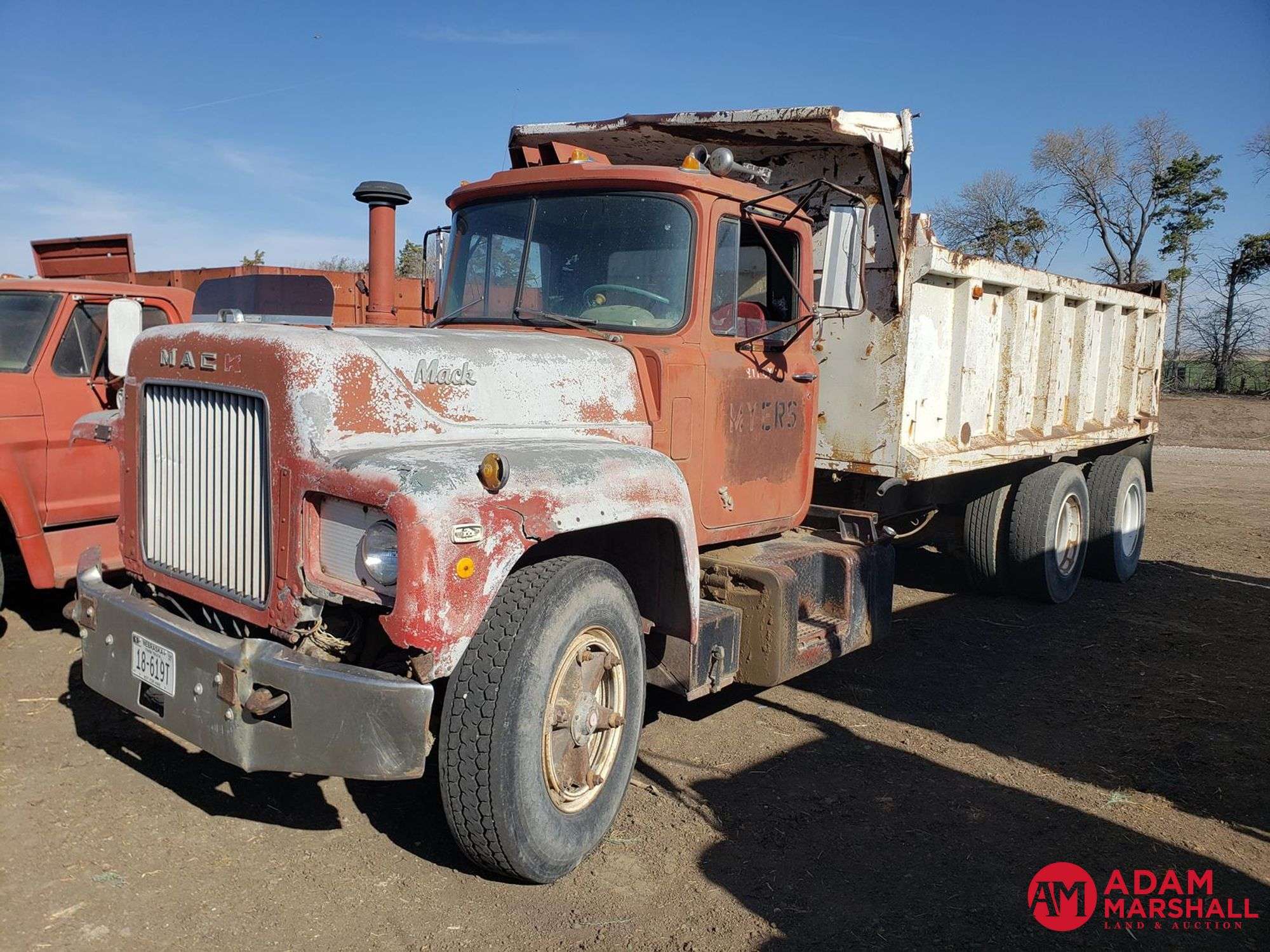 アメリカ ビンテージ　プレスドスチール MACK ARMY TRUCK Fire Replicas Mack® B61 SX Tandem Axle Dump Truck - Green