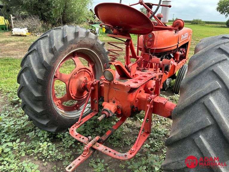 オンラインショップ Farmall LLC Auction, & Land Marshall Adam - Tractor H Super フェイスクリーム