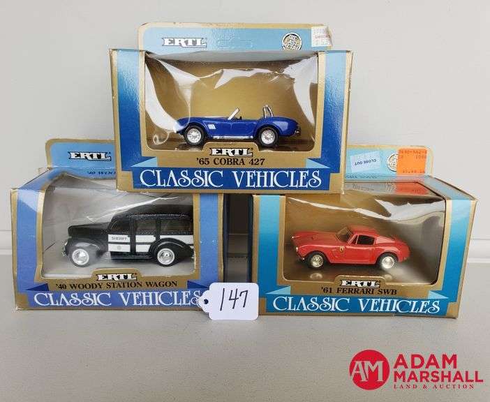Lot De 2 Voitures Miniatures 1:43 - CHEVY CAB + Modèle 1960 - Marque ERTL - Neuf Sous Boîte