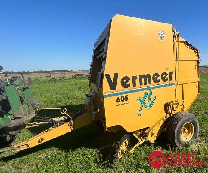 Vermeer 605XL Round Baler