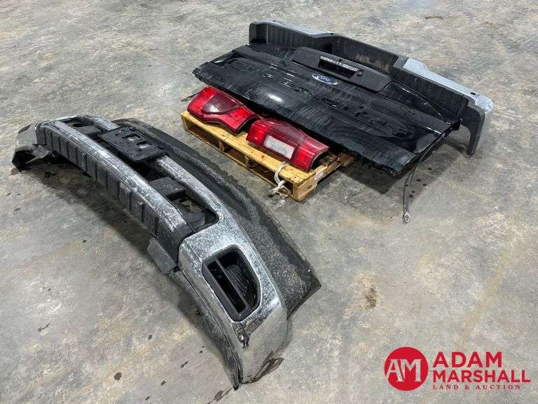 2020  Ford  F250  Bumper, Tail Gate, & Tail Lights