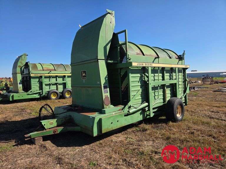 John Deere 200 Stacker