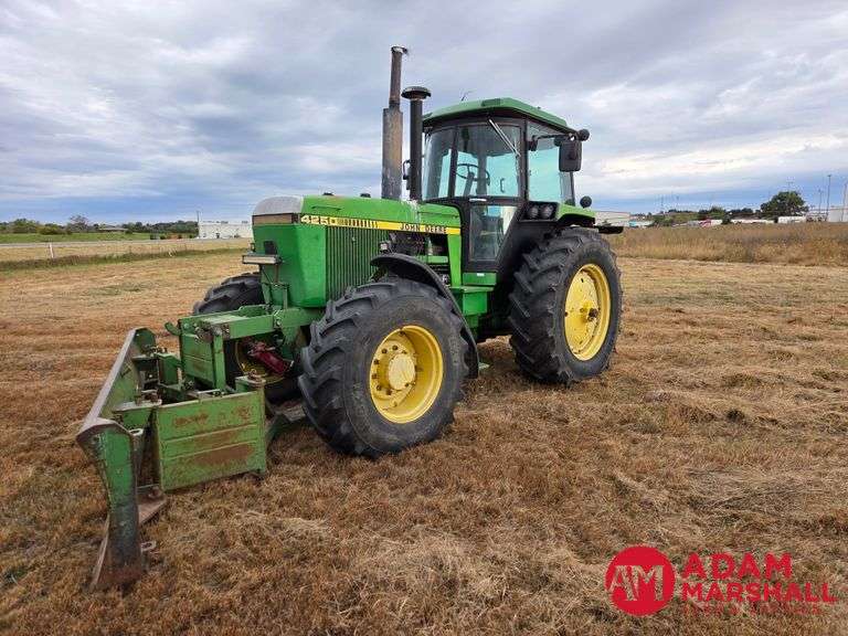 1989 John Deere 4250 MFWD Tractor w/Dozer Blade