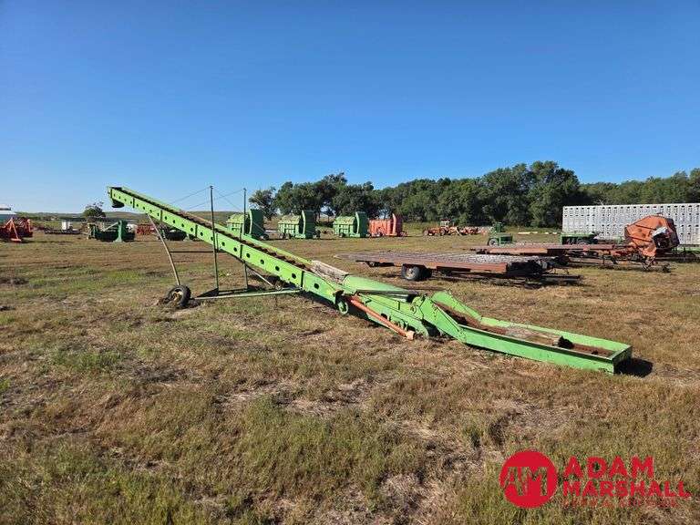 John Deere 350 Elevator