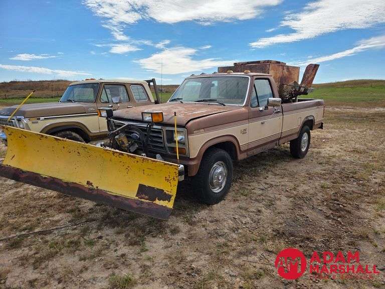 1985 Ford F250 Snowplow Pickup - Gasoline