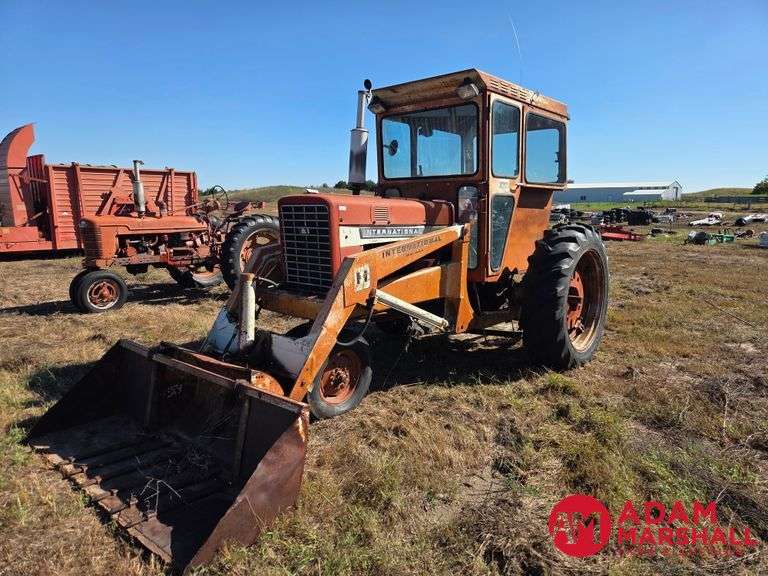 International Harvester 656 Tractor - Gasoline