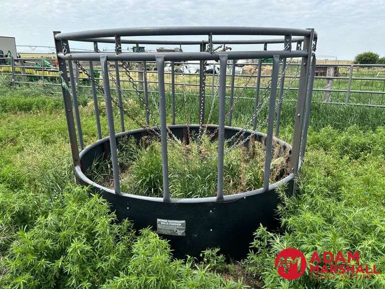 Behlen  MFG  Haysmart Bale Feeder