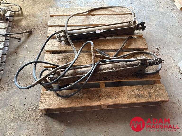 (2) Hydraulic Cylinders