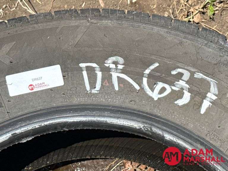(1) USED Hankook, Kinergy  Tire - 255/65R18