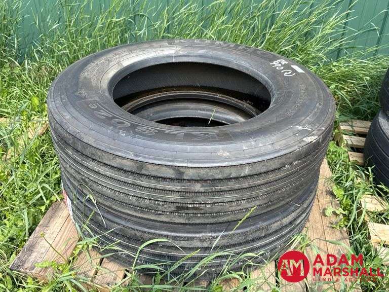 (2) NEW Kumho Tires - 285/75R24.5