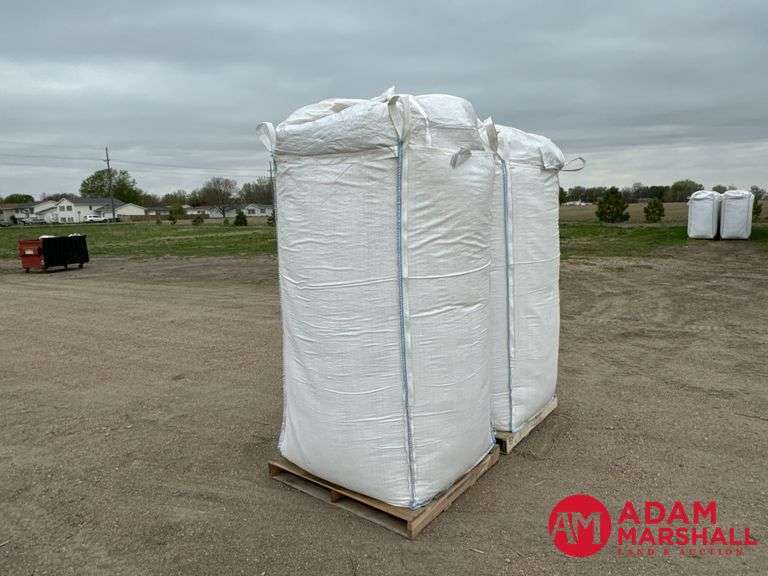 (2) Cedar Stixs Premium Cedar Fiber Bedding (sold 2 x bid)
