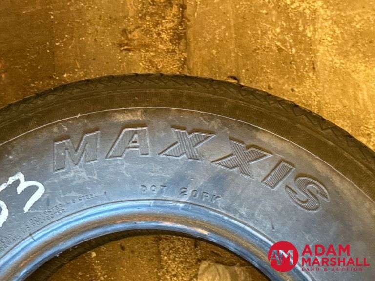 (1) NEW Maxxis Tire - M8008, ST185/80R13
