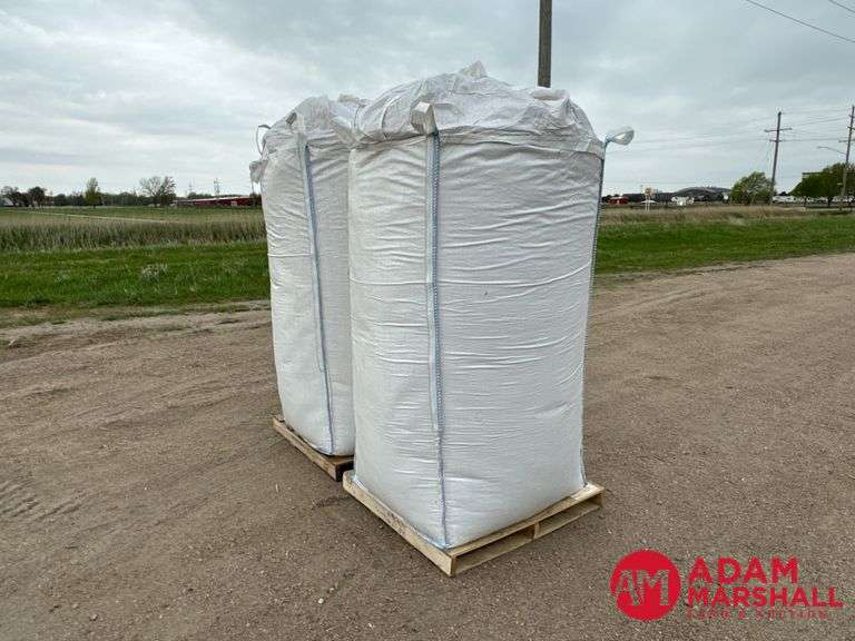 (2) Cedar Stixs Premium Cedar Fiber Bedding (sold 2 x bid)