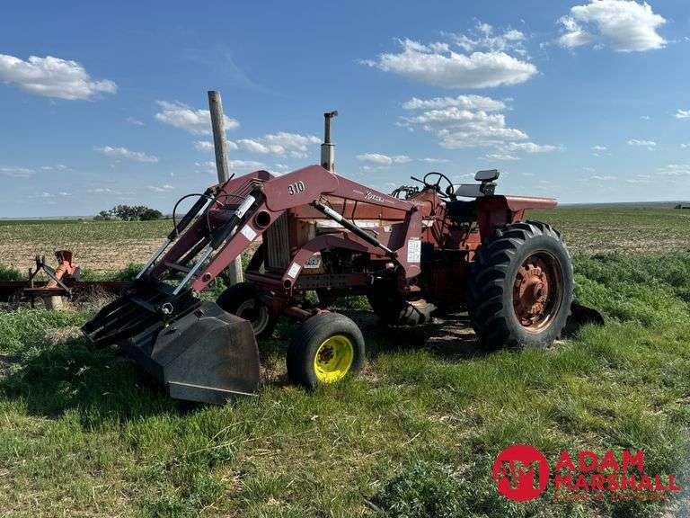 1964  Farmall  706  Tractor w/ Loader & Blade - Diesel