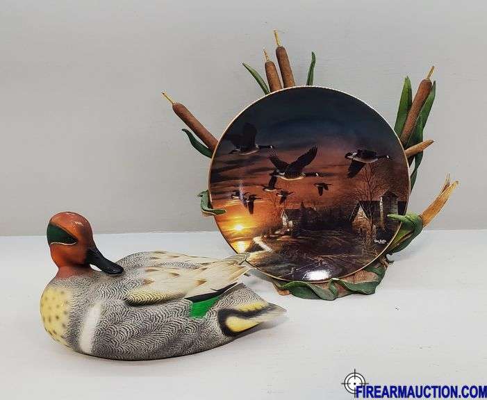 DU Special Edition 2002-03 Duck & Terry Redlin "Sundown" Plate W/Cattail Stand