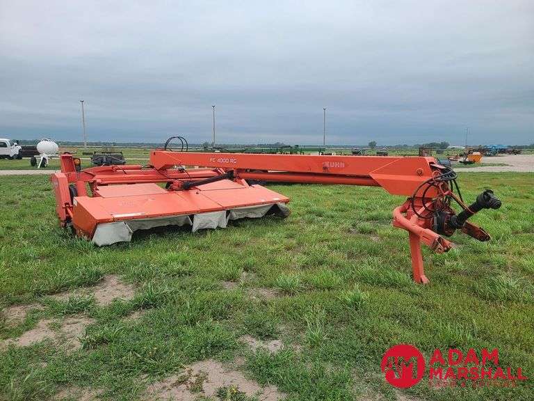 2010  Kuhn  FC 4000  RG Windrower - 13FT